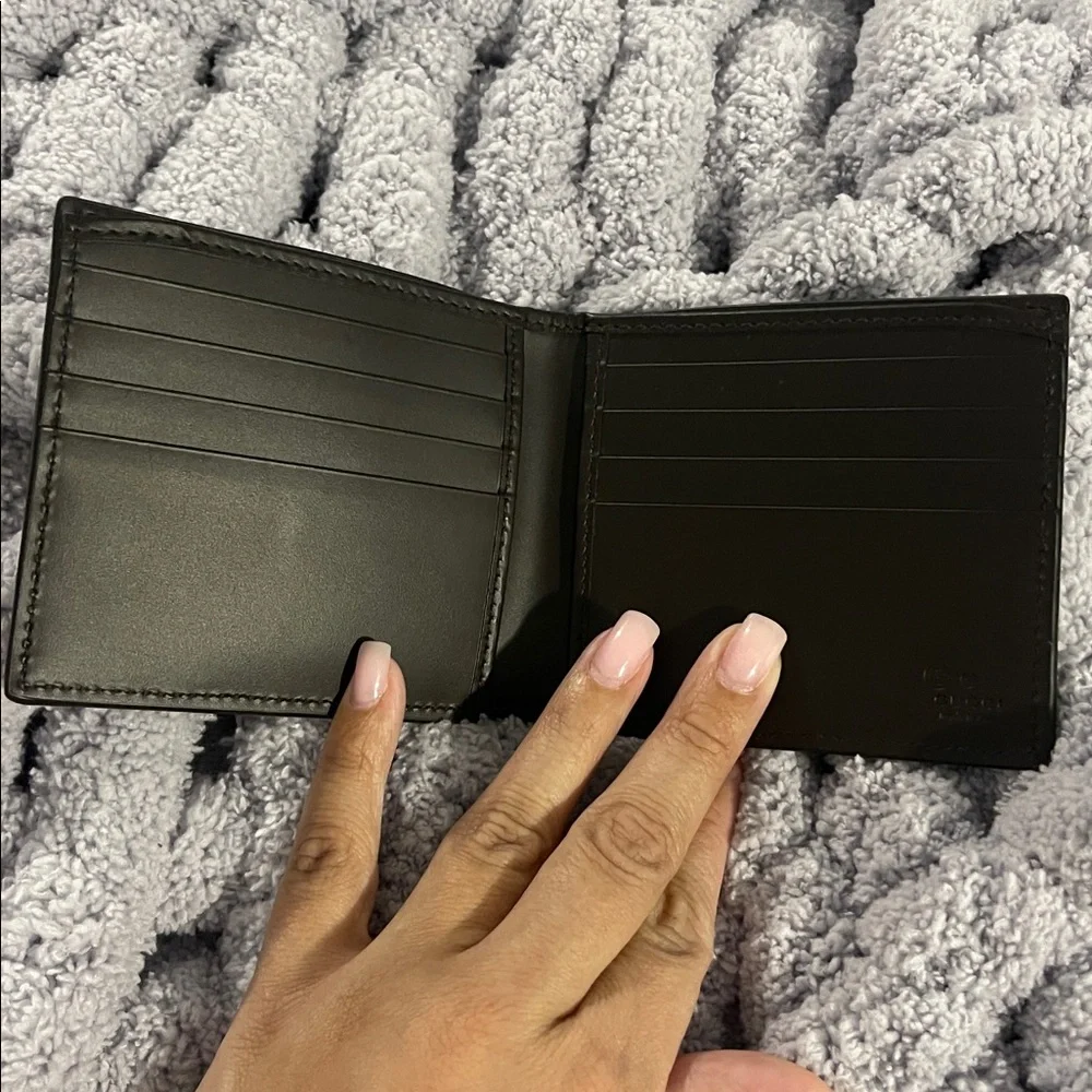 Gucci Beige GG Supreme Wallet with Red and Green Stripe